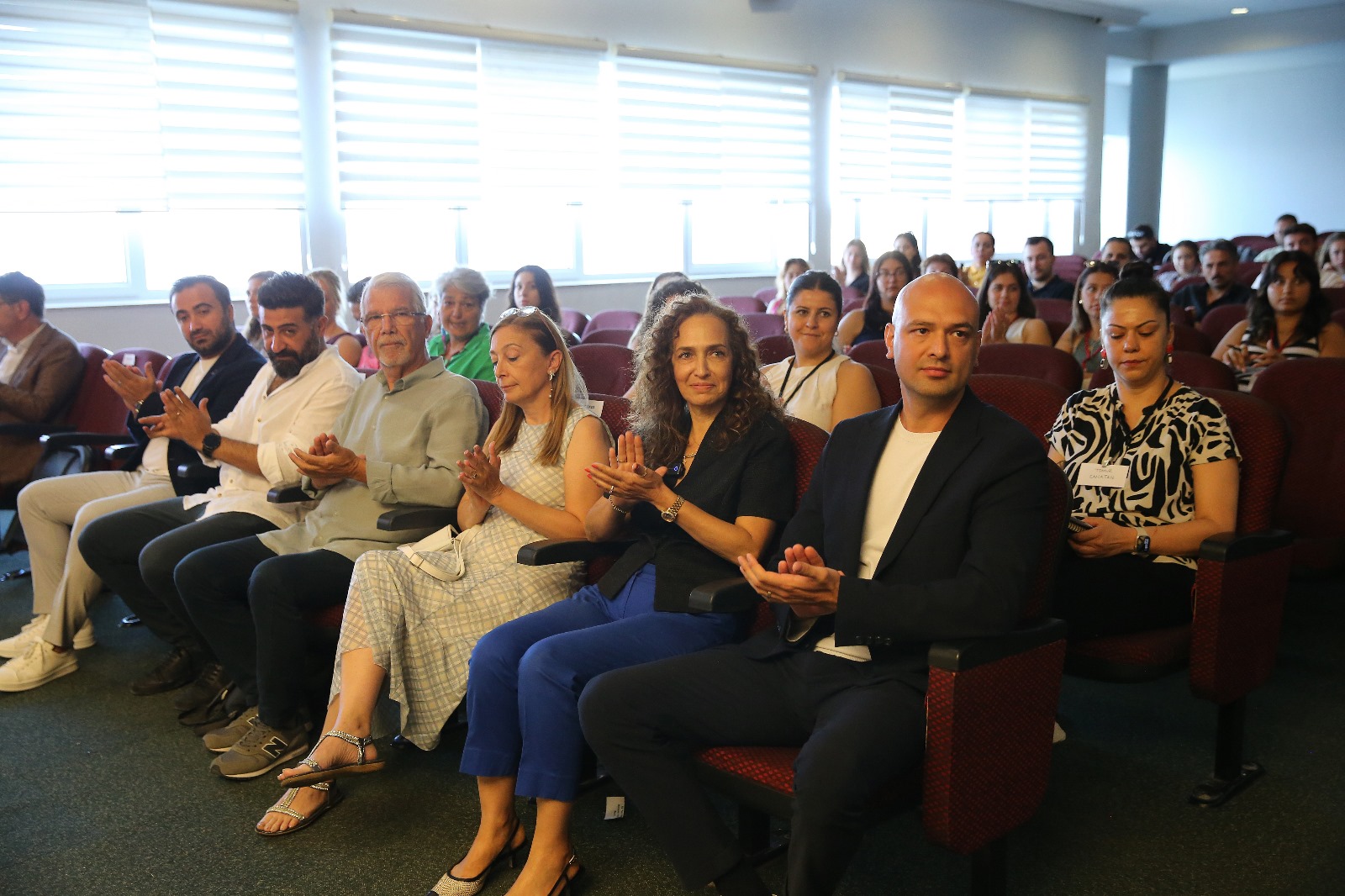 Karşıyaka Belediyesi tarafından bu yıl dördüncüsü düzenlenen Öğrenci Yaz Okulu