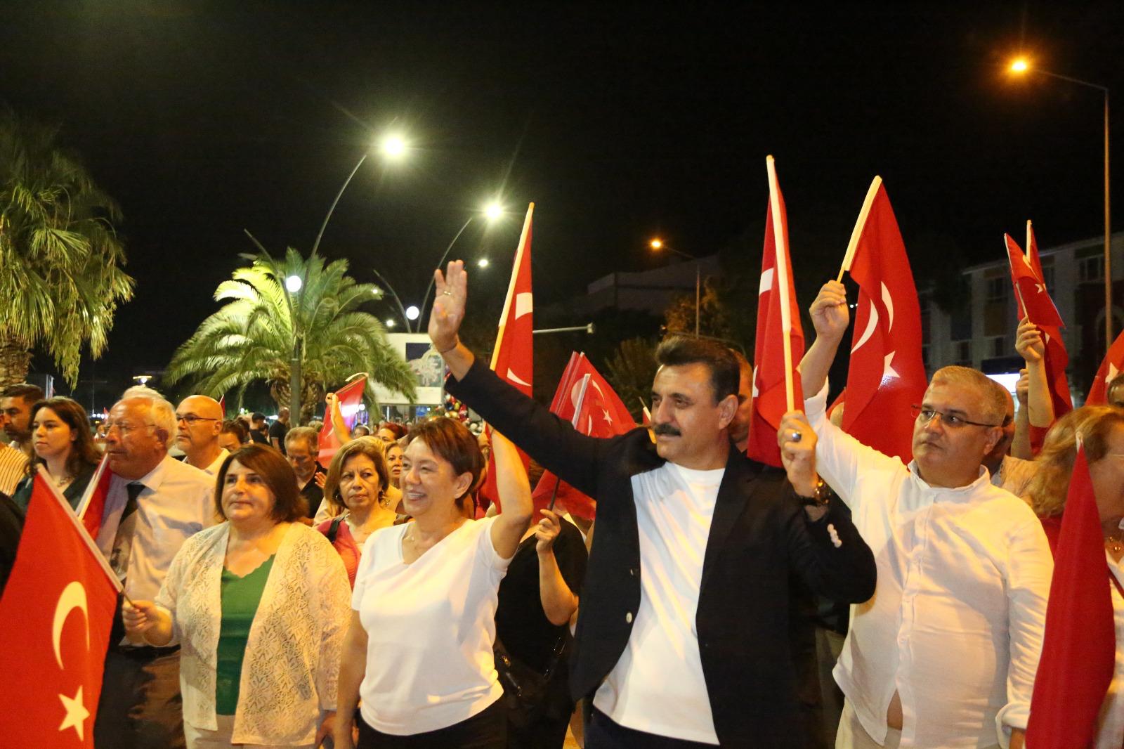 Dikili'de 30 Ağustos Zafer Bayramı, resmi törenler ve büyük bir