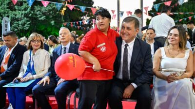 İzmir Enternasyonal Fuarı (İEF) kapılarını 94. kez açtı. Fuar, ilk