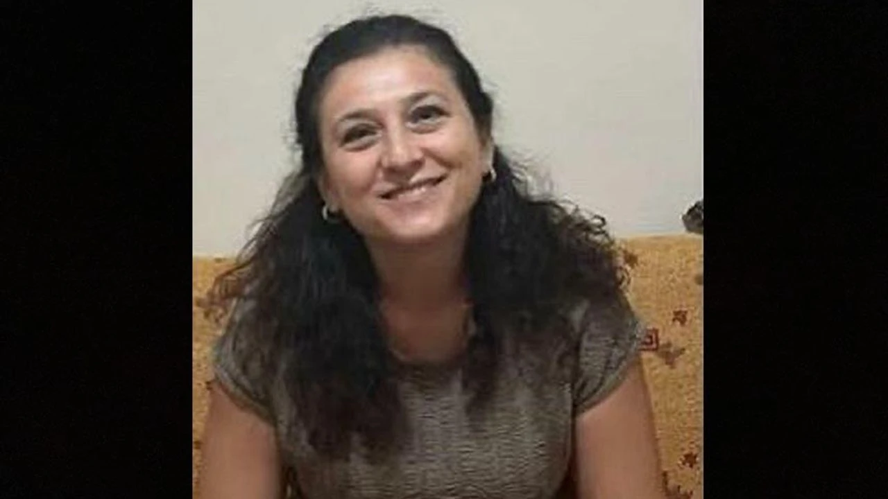 Aydın Söke’de minibüsten düşen ebe Ayşe Ceylan (45) hayatını kaybetti.