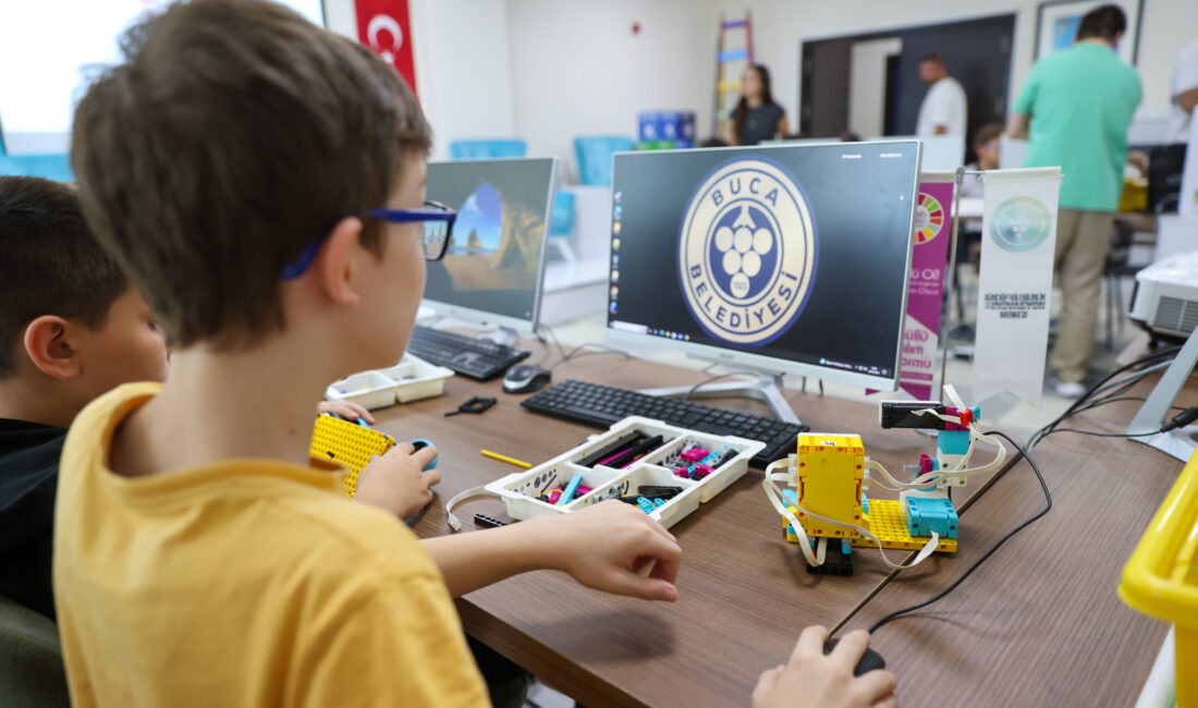 Buca’da robotik kodlama eğitimine büyük ilgi Buca Belediyesi’nin 9-14 yaş arası öğrenciler için başlattığı robotik kodlama