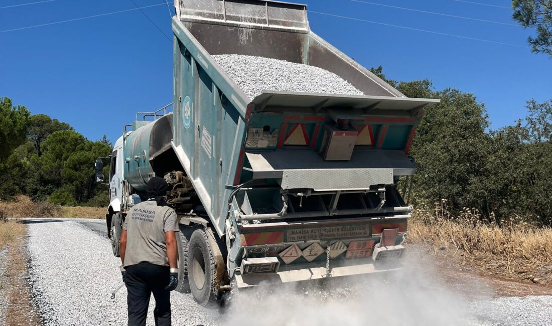 Manisa Büyükşehir Belediyesi, il genelinde yürüttüğü asfalt çalışmaları ile vatandaşların