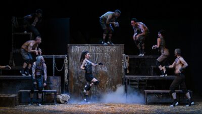 İzmir Enternasyonal Fuarı'nın (İEF) kültür-sanat etkinlikleri, Oyun Atölyesi'nin sahneye taşıdığı