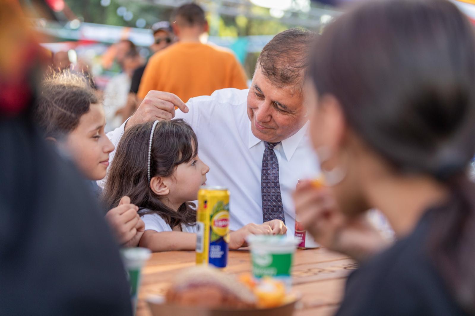 İzmir Büyükşehir Belediye Başkanı Dr. Cemil Tugay, İEF'de dezavantajlı mahallelerden
