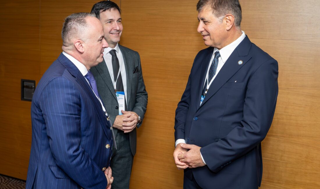 İzmir Büyükşehir Belediye Başkanı Dr. Cemil Tugay'ın ev sahipliğinde B40