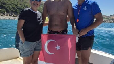 İzmir Büyükşehir Belediyesi Spor Kulübü sporcusu Tuna Tunca, Cebelitarık Boğazı'nı