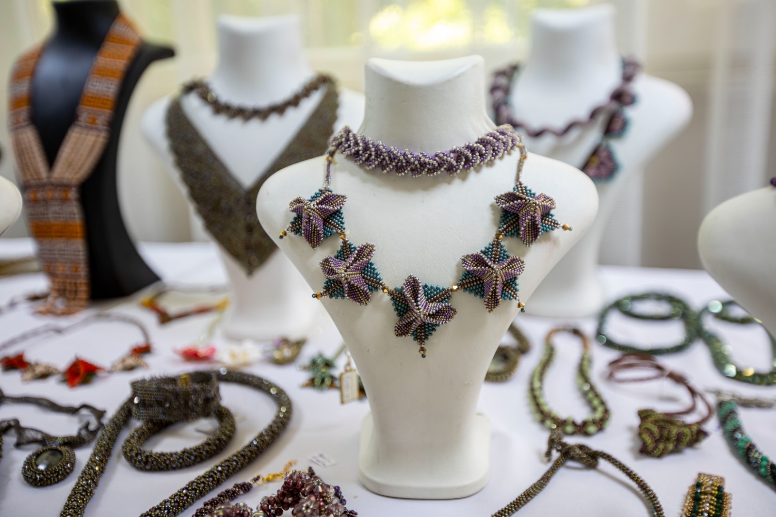 Karşıyaka Belediyesi, Halk Eğitim Merkezi iş birliğiyle kadınların ve gençlerin