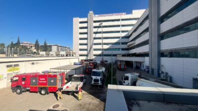 İzmir Büyükşehir Belediyesi İtfaiye ekipleri, Torbalı Devlet Hastanesi’nin 6. katındaki