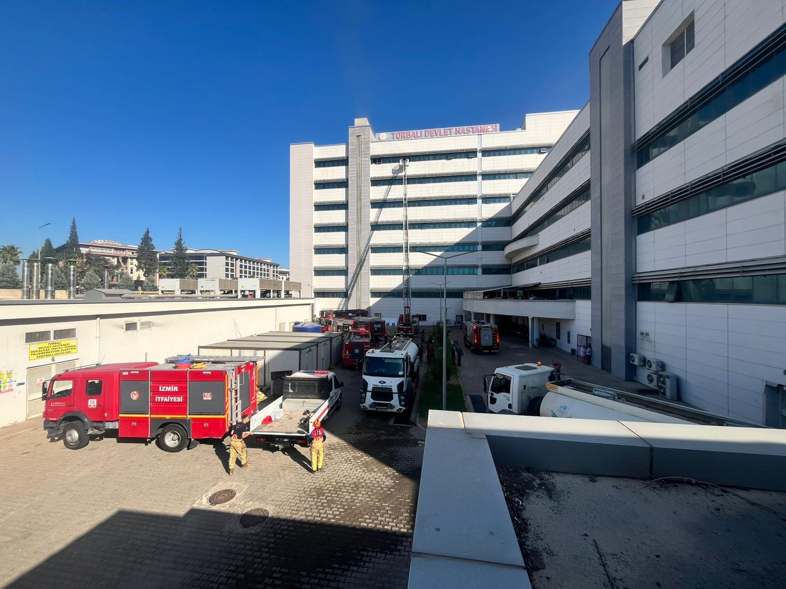 İzmir Büyükşehir Belediyesi İtfaiye ekipleri, Torbalı Devlet Hastanesi’nin 6. katındaki