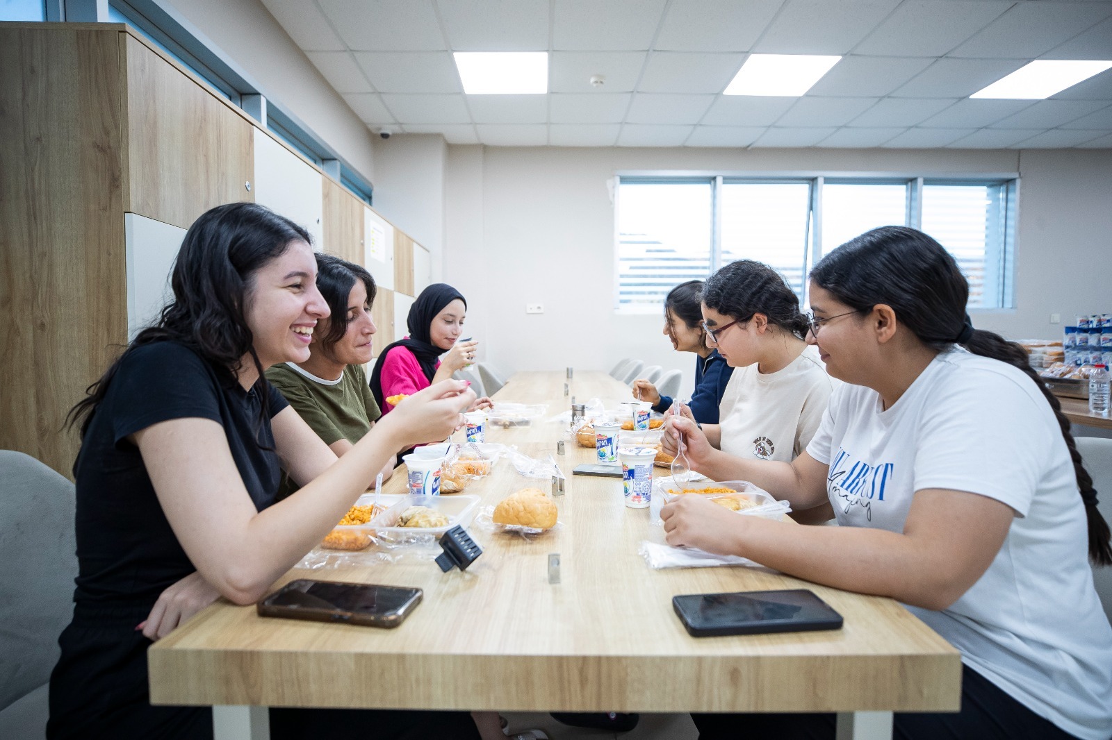 İzmir Büyükşehir Belediyesi, Örnekköy Sosyal Tesisleri’nde üniversite öğrencileri için barınma