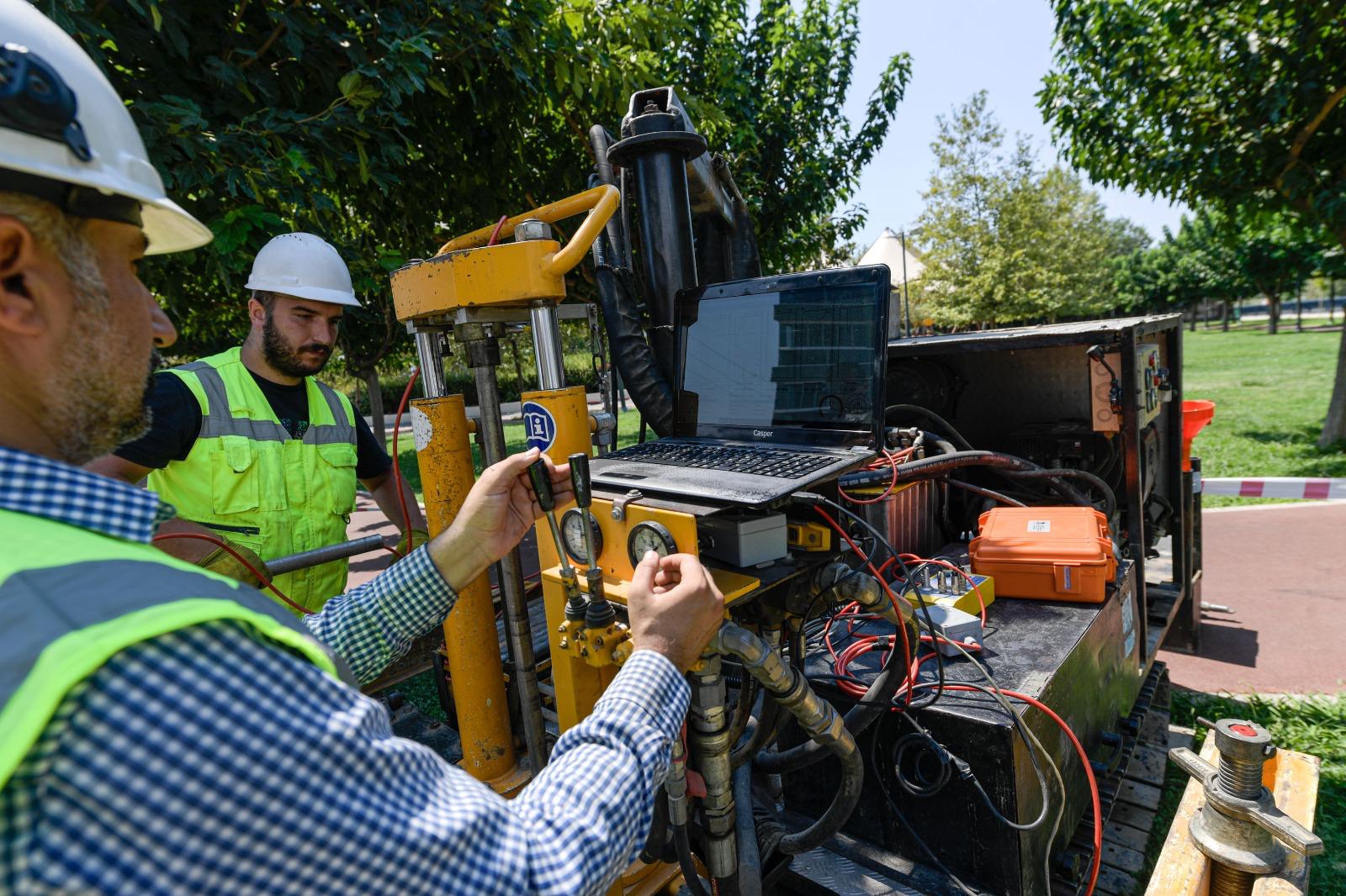 İzmir Büyükşehir Belediyesi'nin Bornova'da yürüttüğü mikrobölgeleme çalışması tamamlandı. 7 bin