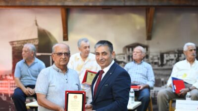 İzmir İtfaiyesi İtfaiye Haftası kapsamında Apikam’da tarihi bir buluşma düzenledi.