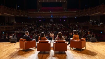 İzmir Büyükşehir Belediye Başkanı Dr. Cemil Tugay, Kurumsal Sürdürülebilirlik Raporu