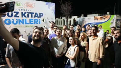 Torbalı Belediye Başkanı Övünç Demir, Ertan Ünver Millet Parkı'nda gençlerle