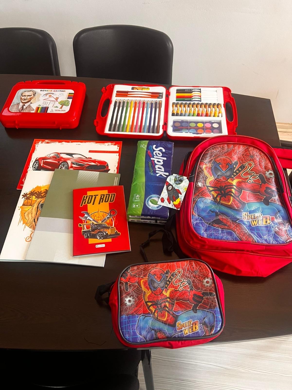 Bayraklı Belediyesi, 2025-2026 eğitim-öğretim yılı için ihtiyaç sahibi öğrencilere kırtasiye