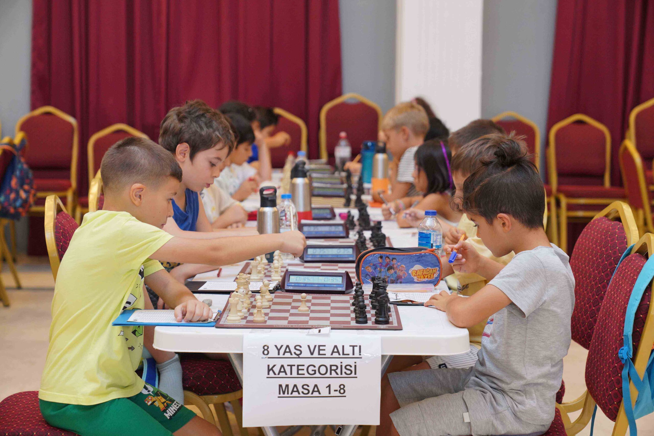 Ayvalık Belediyesi, 19 Mayıs Cihan Şişman Gençlik Merkezi’nde yeni dönem