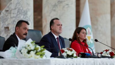 Manisa Büyükşehir Belediyesi Meclisi’nde, Yunusemre Muradiye Mahallesi’ndeki 21 katlık imar