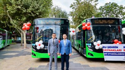 Denizli Büyükşehir Belediyesi, 30 yeni otobüsün ilk partisini teslim aldı.