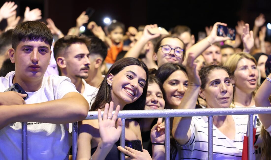 Aydın Büyükşehir Belediyesi'nin düzenlediği kurtuluş kutlamaları, Sultanhisar'ın Atça Mahallesi'nde devam