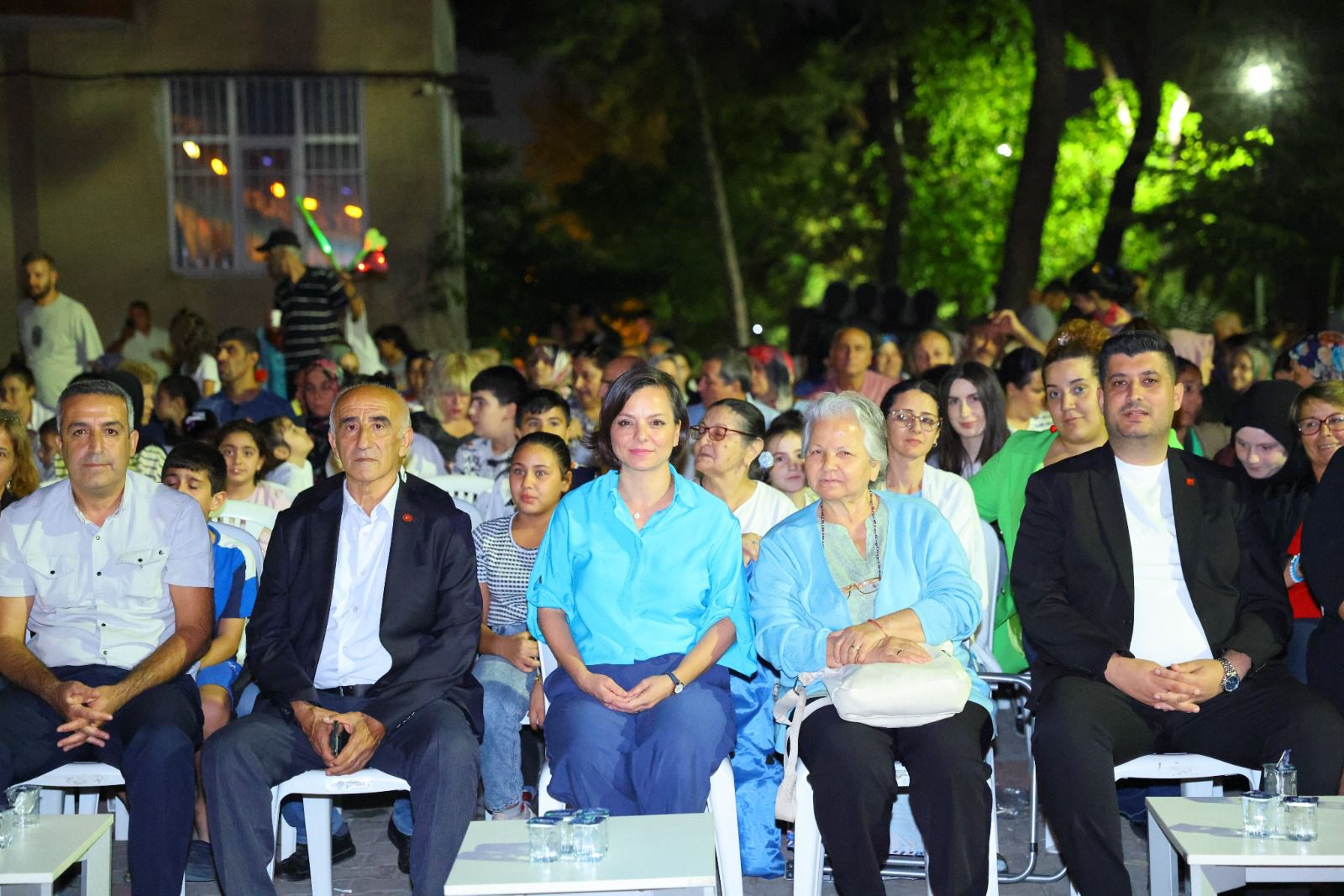 Karabağlar Belediyesi, ölümünün 13. yıl dönümünde Bozkırın Tezenesi Neşet Ertaş’ı