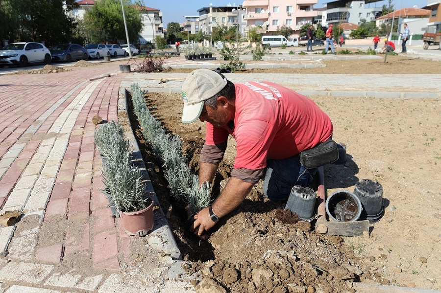 Menderes Belediyesi’nin can dostlar için tasarladığı 1900 metrekarelik Pati Park