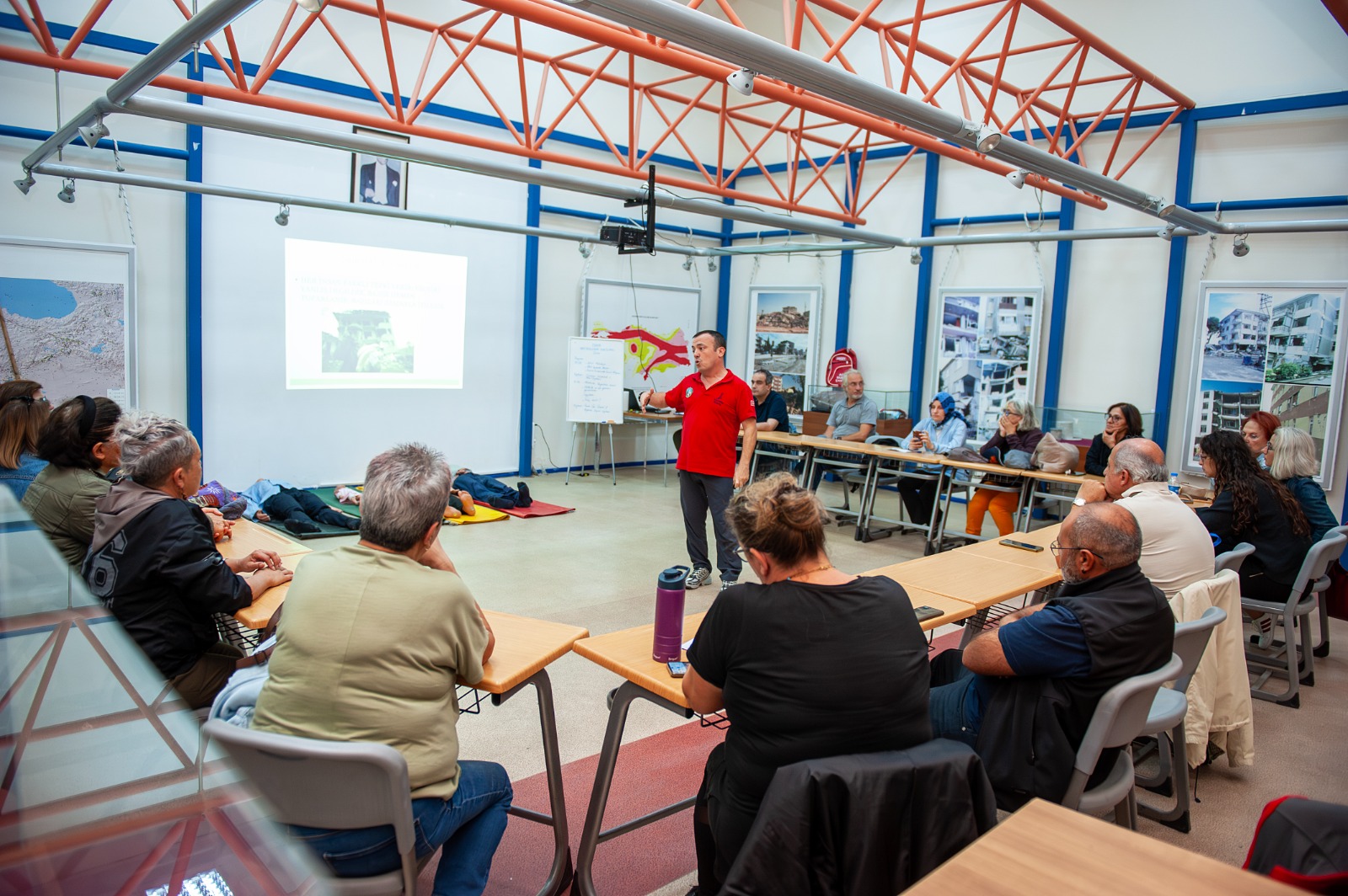 Afetlere karşı bilinçli Karşıyaka hedefiyle ikinci dönem gönüllü kayıtları başladı.