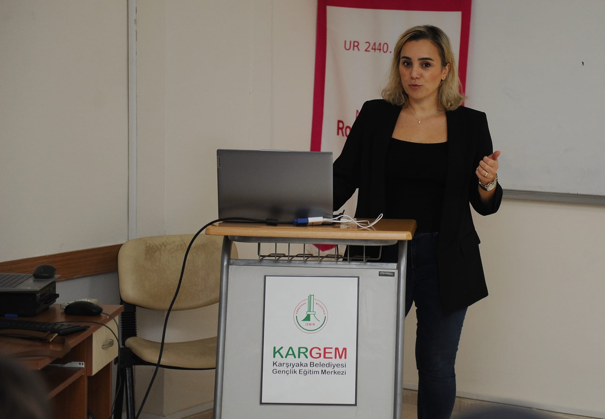 Dünya Kız Çocukları Günü’nde Karşıyaka Belediyesi, KARGEM’de kız öğrencilere kadın