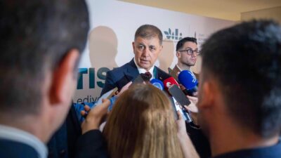 İzmir Büyükşehir Belediye Başkanı Dr. Cemil Tugay, Harmandalı'nın kapatılması yönünde