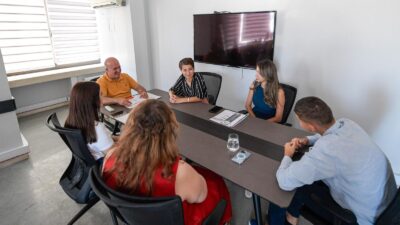 İzmir Büyükşehir Belediyesi’nin Destekli İstihdam Ofisi, iki otizmli gencin İZMAR