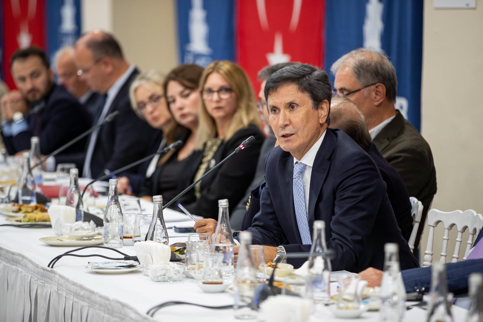 İEKKK toplantısında konuşan Tugay, “Gerçek su tasarrufu evlerde değil tarım