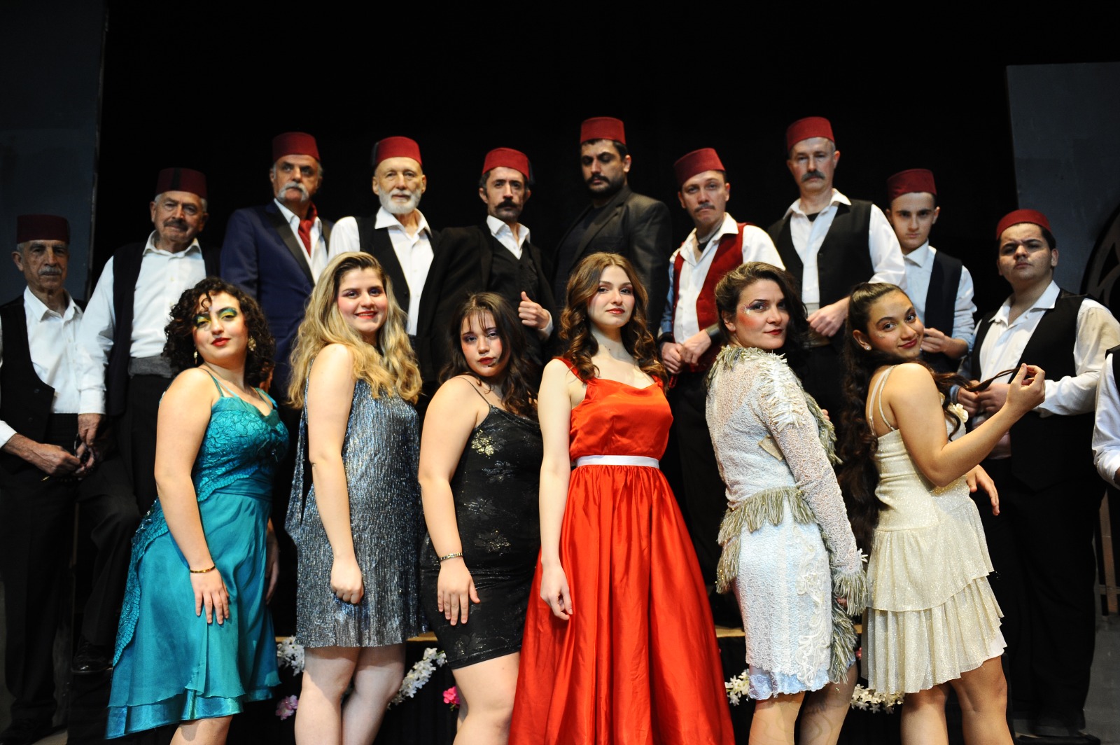 Karşıyaka Belediye Tiyatrosu, 4 Ekim’de ‘Batakhane Güzeli’ ile sezonu açıyor.