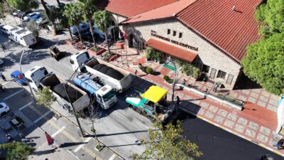 İzmir’de asfalt seferberliği sürüyor! 30 ilçede 557 bin ton asfalt