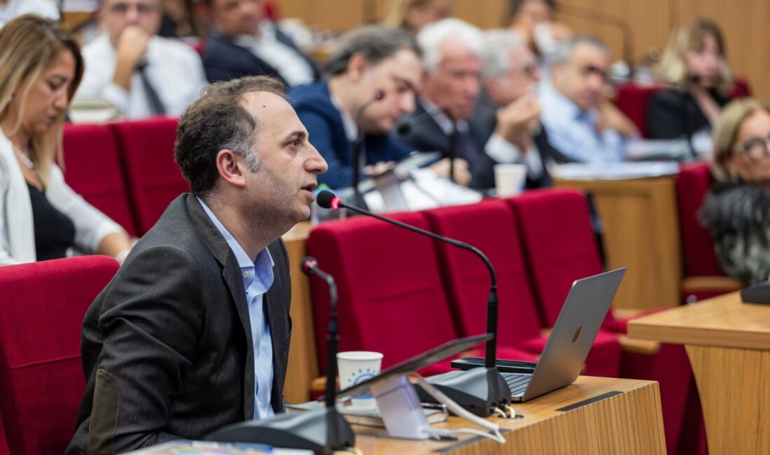 İzmir Büyükşehir’den Tarihi Kemeraltı Hamlesi: “Geçmişle Bugünü, Bugünle Yarını Bağlayacağız” İzmir Büyükşehir Belediyesi, Kemeraltı ve tarihi kent merkezinin yeniden canlandırılması