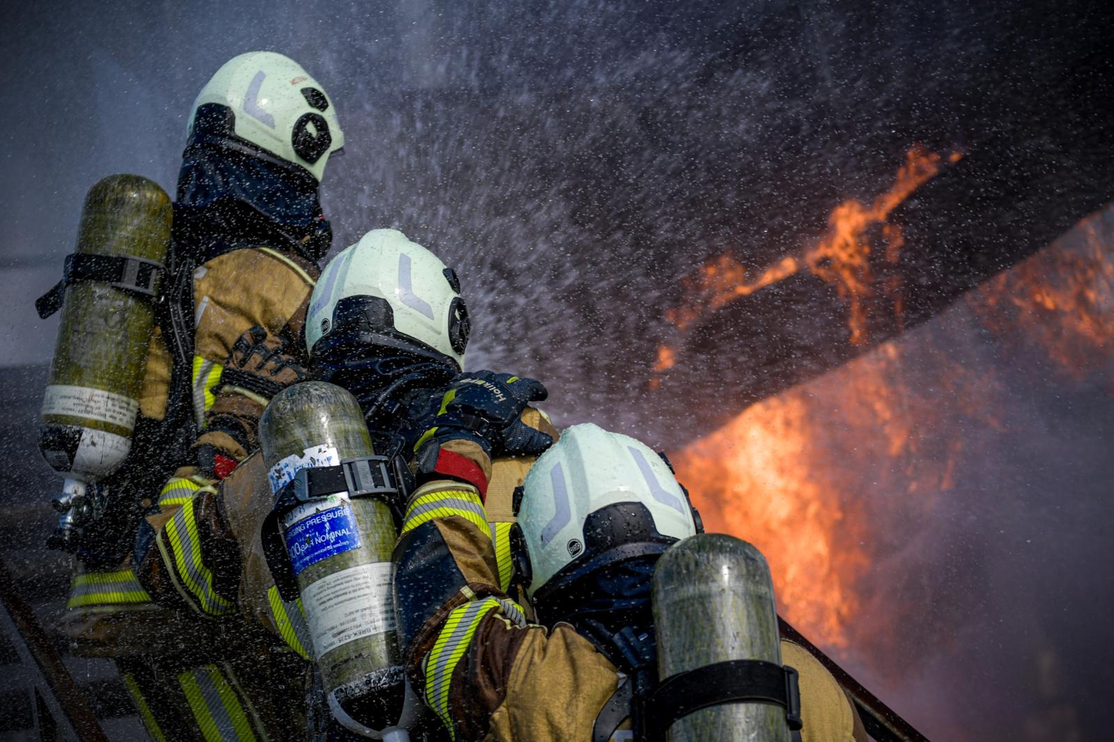İzmir’in yeni kahramanları göreve hazırlanıyor! Genç itfaiyeciler yangın, arama-kurtarma ve
