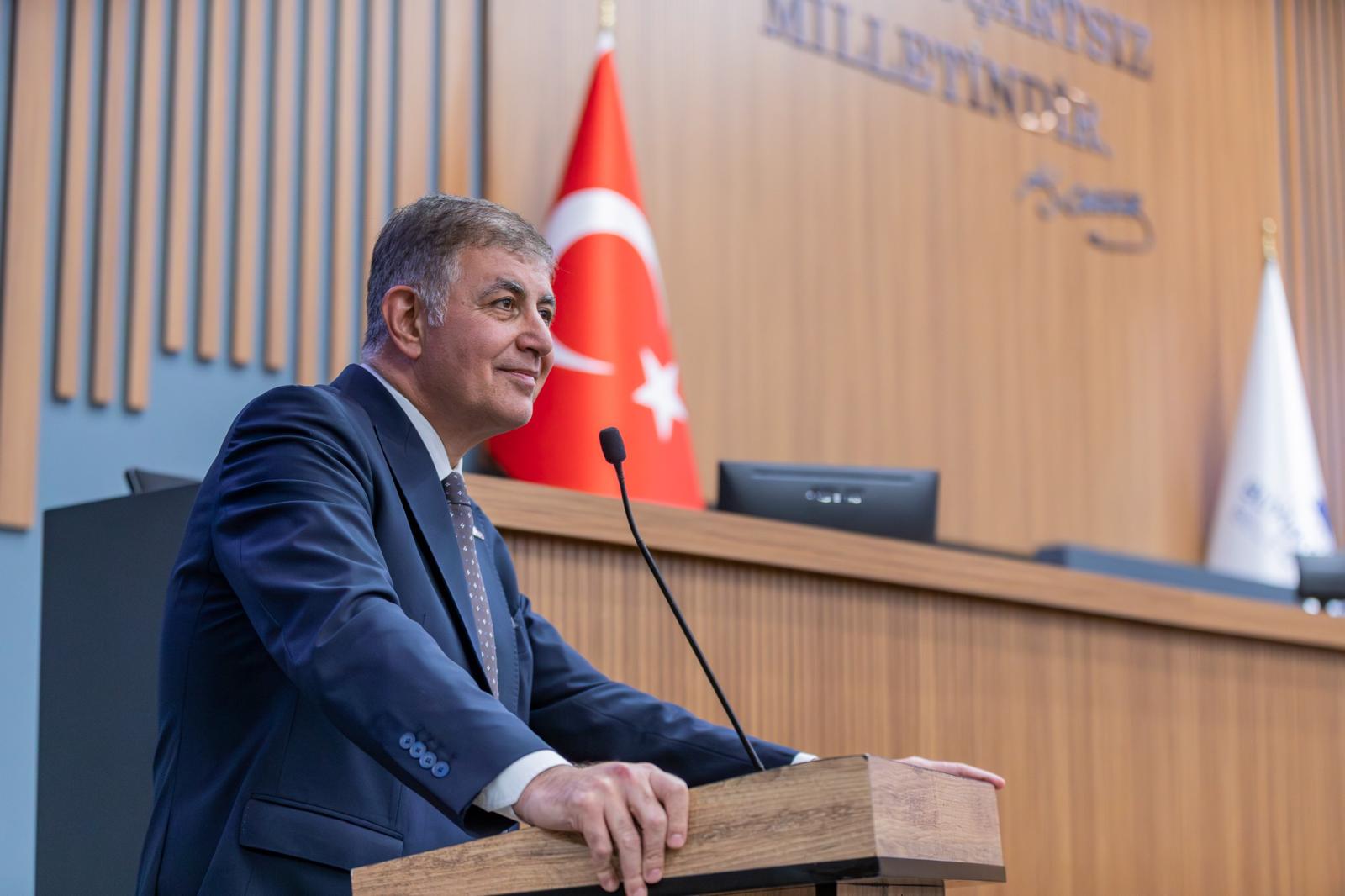 İzmir Büyükşehir Belediyesi’nde 29 Ekim’e özel meclis oturumu düzenlendi. Başkan