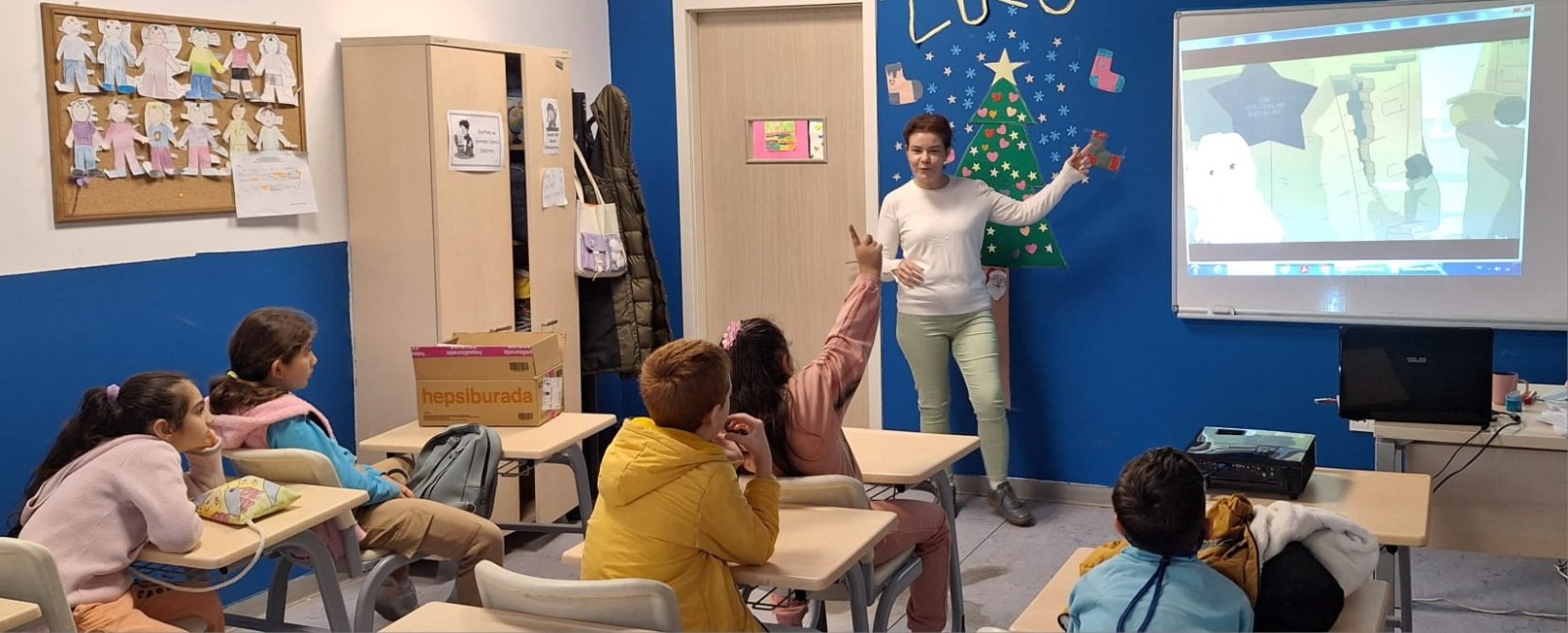 İzmir Büyükşehir Belediyesi ve Akdeniz Akademisi iş birliğiyle düzenlenen “Çocuklar