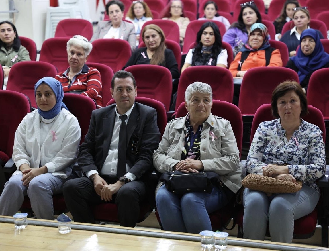 Bayraklı’da meme kanseri farkındalık semineri büyük ilgi gördü. Başkan İrfan