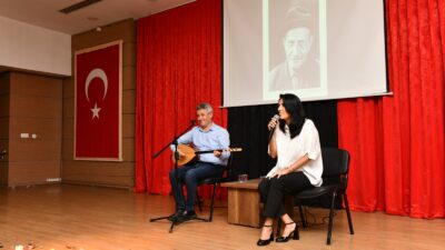 Aşık Veysel, Çiğli’de düzenlenen türkü gecesiyle anıldı. Belediye Başkanı Onur