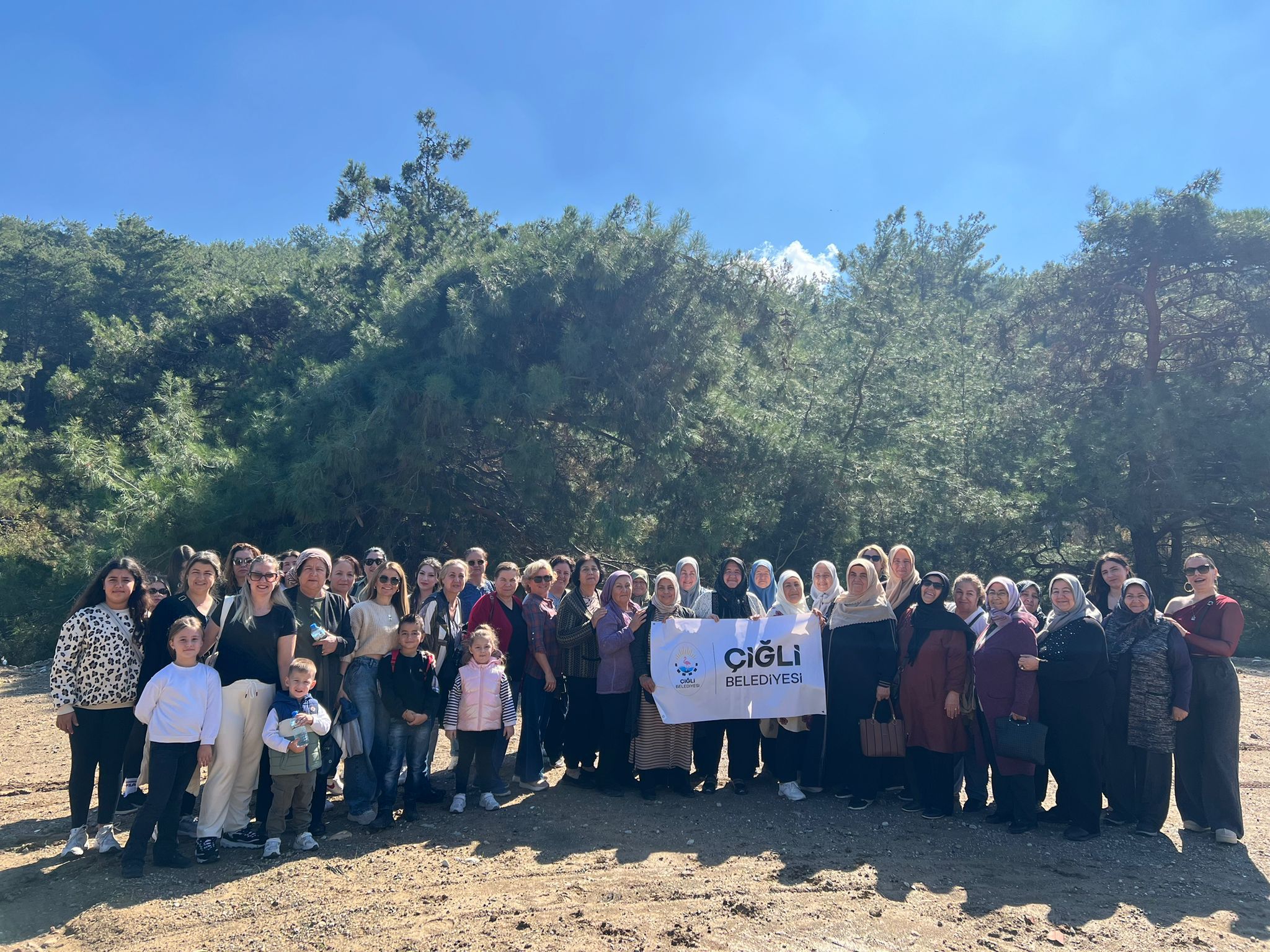 Çiğli Belediyesi, kadınların sosyal katılımını artırmak amacıyla Nazarköy’e kültürel gezi