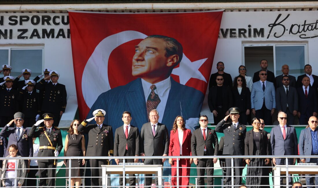 Urla, 29 Ekim Cumhuriyet Bayramı’nı fener alayı, konserler ve halk