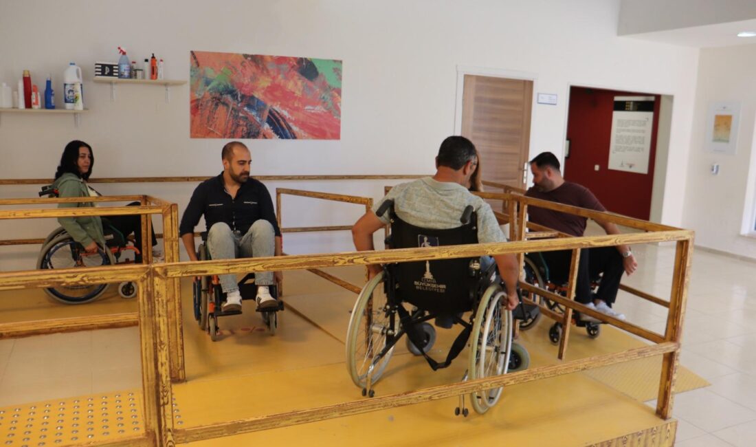 Buca Belediyesi Özel Gereksinimli Bireyler Danışma Merkezi personeli, hizmet kalitesini