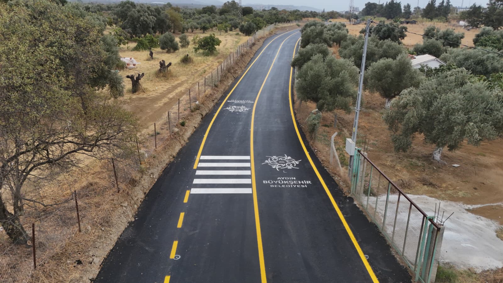 Aydın Büyükşehir Belediyesi, 17 ilçenin tamamında yol yapım ve yenileme