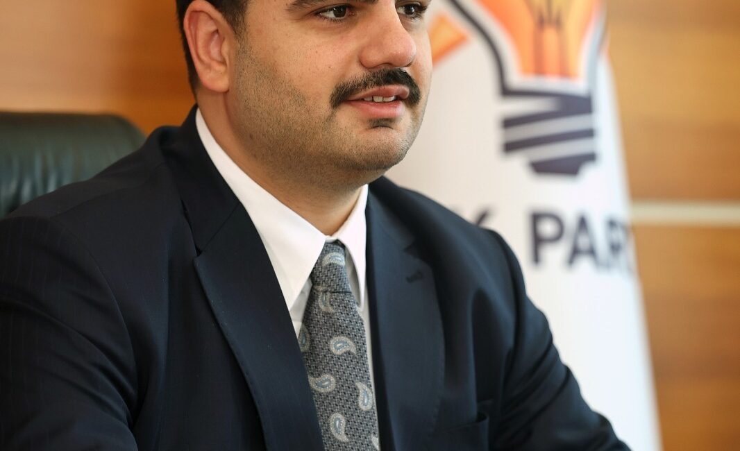 Eyyüp Kadir İnan, CHP’ye yönelik açıklamasında “Sahte diplomayla genel başkanlık