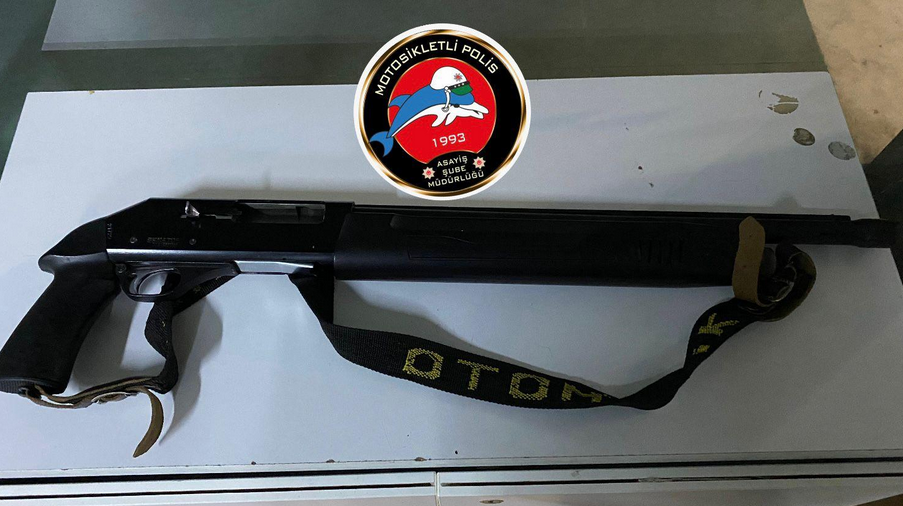 İzmir polisi suçlulara göz açtırmadı! Uyuşturucu, silah ve çalıntı araç