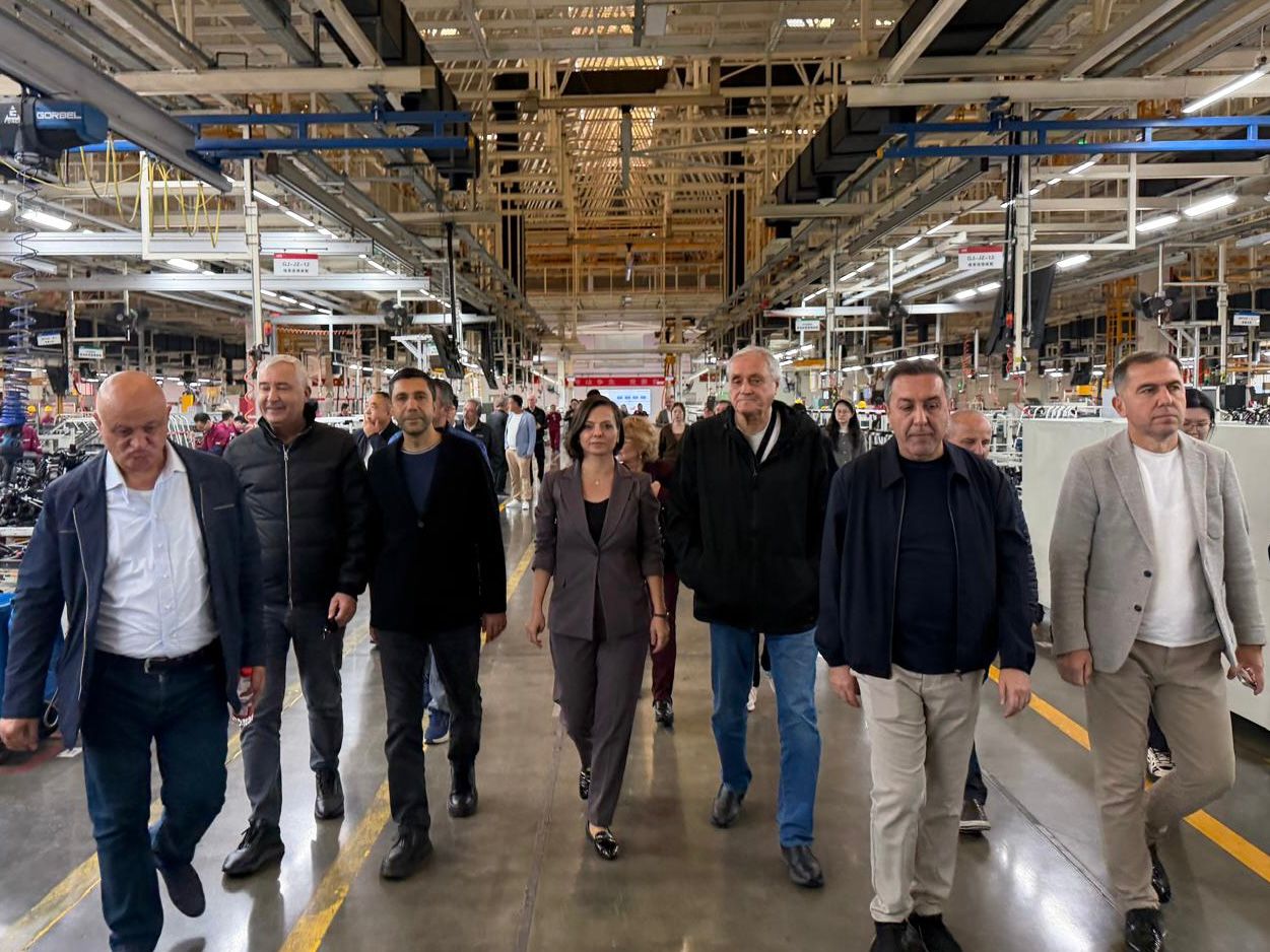 Başkan Kınay: “Karabağlar’ı yenilenebilir enerji ve dijital dönüşüm alanında güçlendirmeye