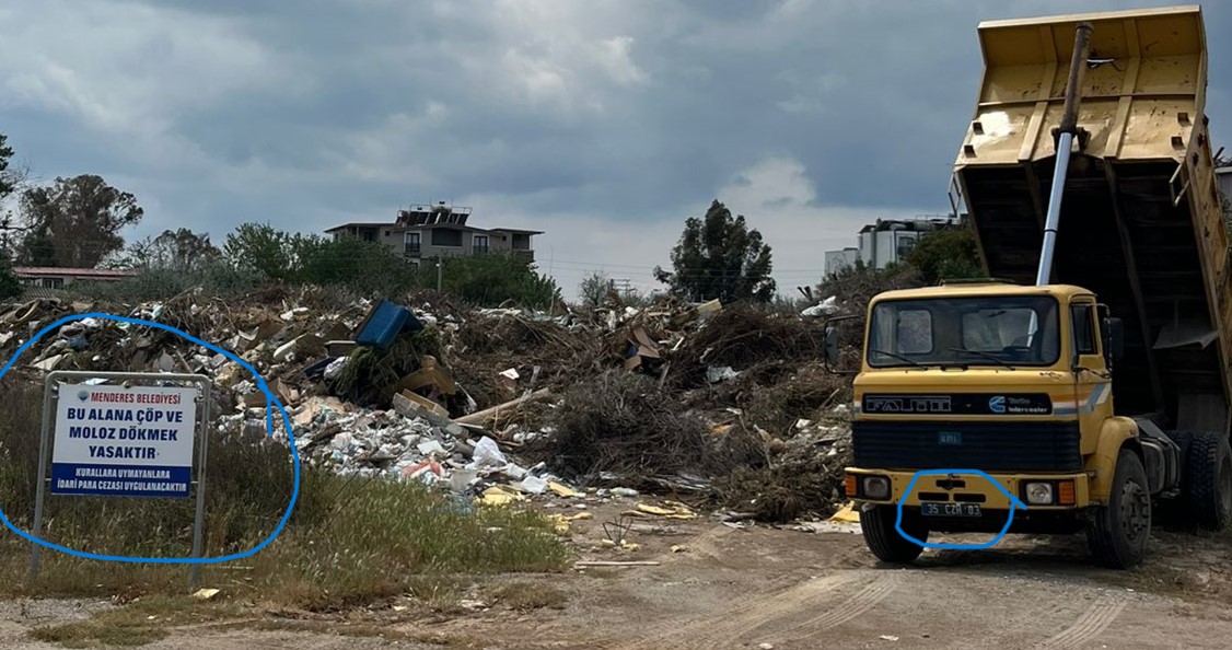 Menderes Belediyesi skandalı Gümüldür'ü çöplüğe çevirdi! Kendi yasak tabelasının yanına