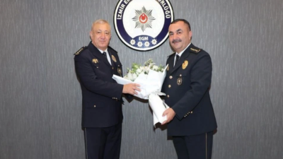 İzmir Emniyeti’nde görev değişimi gerçekleşti. Ahmet Arıbaş, düzenlenen törenle Celal